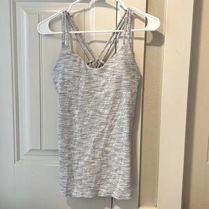 Lululemon Tank Top w/Built In Bra Size 6